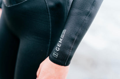 Gem Hooded Fullsuit 6/4/3mm DFzip Women