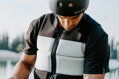 Peacock Impact Vest Fzip Wake