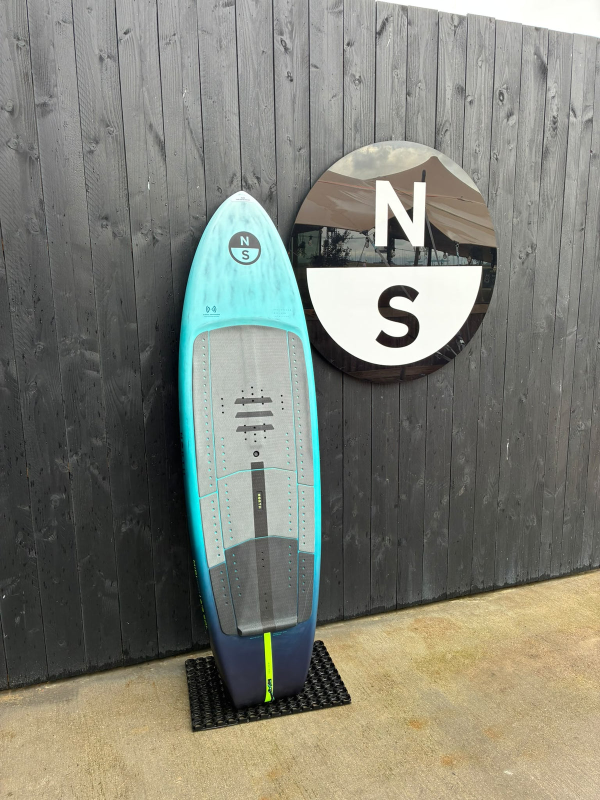USED MIDI PRO 2027 6'3" 90L
